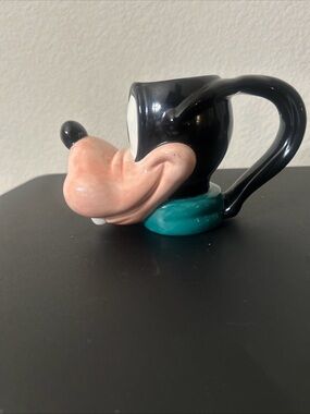 Goofy Disney Novelty Ceramic Character Mug in Black, Peach, and Teal